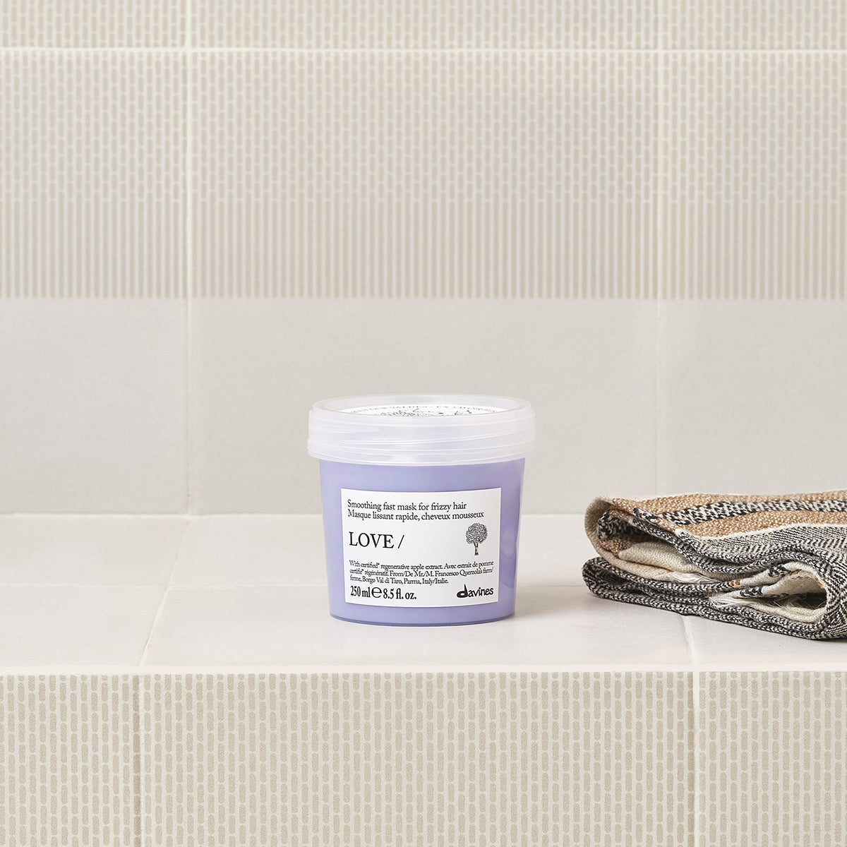 Davines LOVE SMOOTHING Mask - Smoothing fast mask for frizzy hair