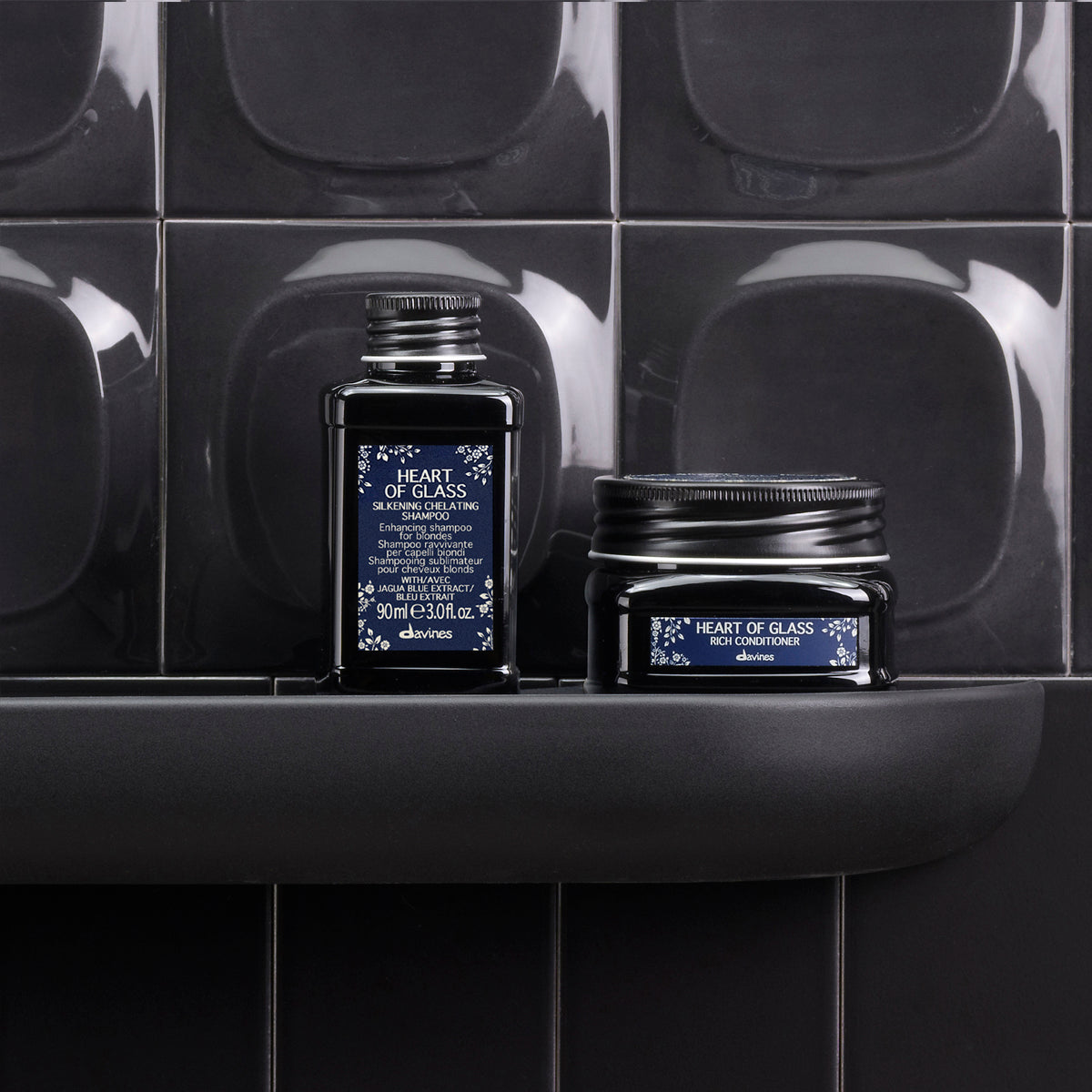 Davines-Heart of glass groupage-72047-silkening-chelating-shampoo-90ml-72048-rich-conditioner-90ml-situational-NO BADGE.jpg