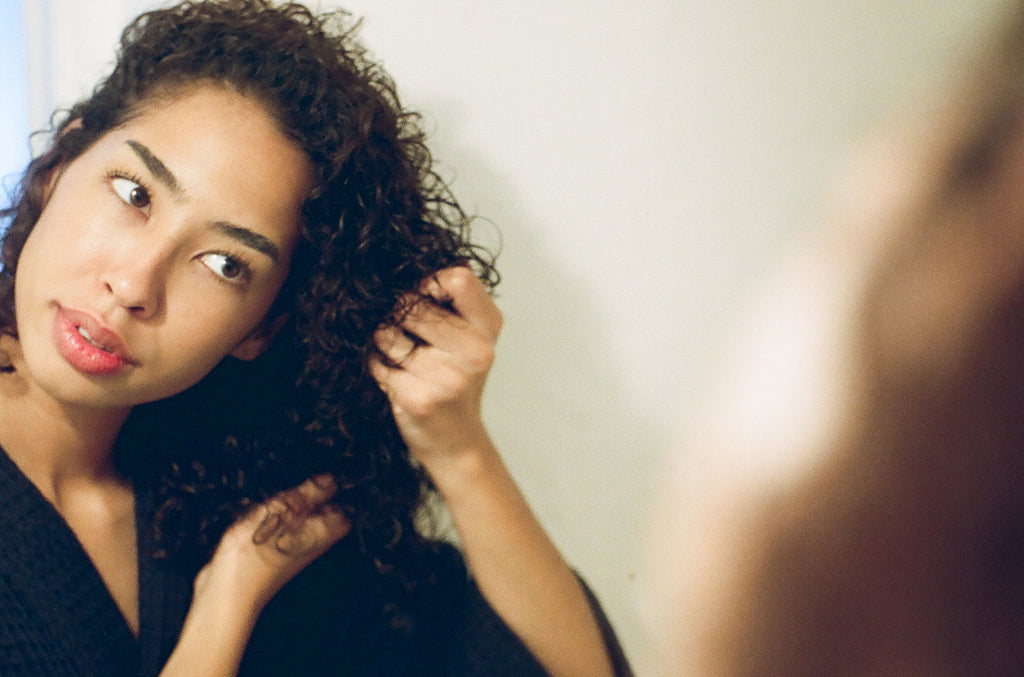 How to Diffuse Curly Hair for Gorgeous, Defined Curls