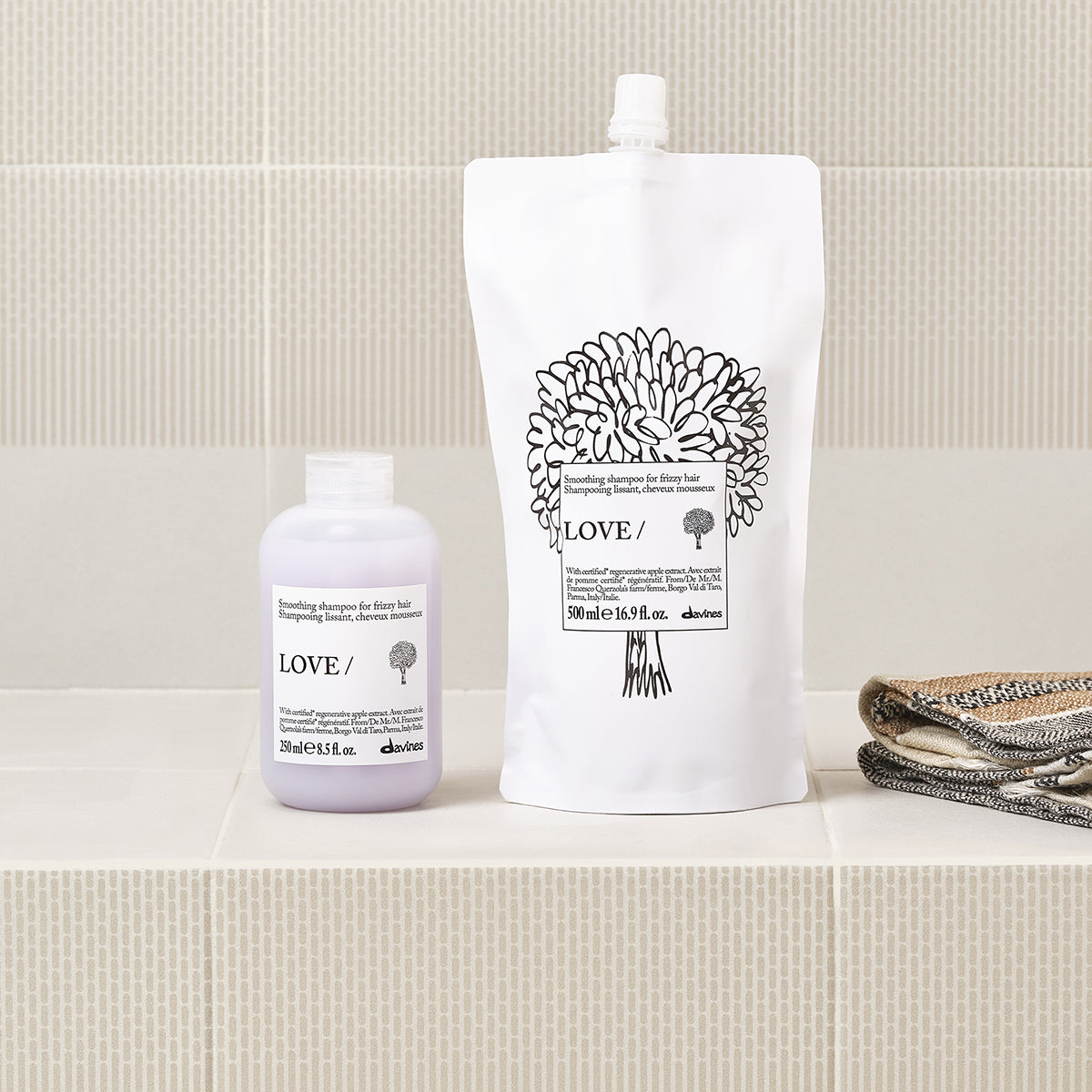 
Davines LOVE SMOOTHING Shampoo - Smoothing shampoo for frizzy hair