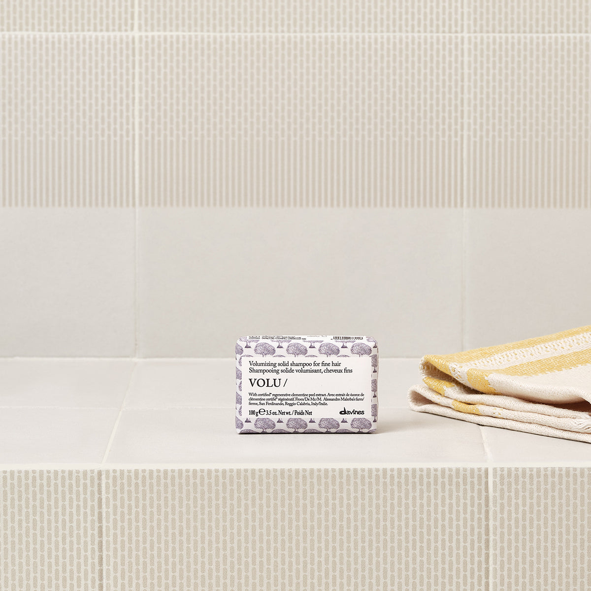 
Davines VOLU Solid Shampoo - Volumizing solid shampoo for fine hair