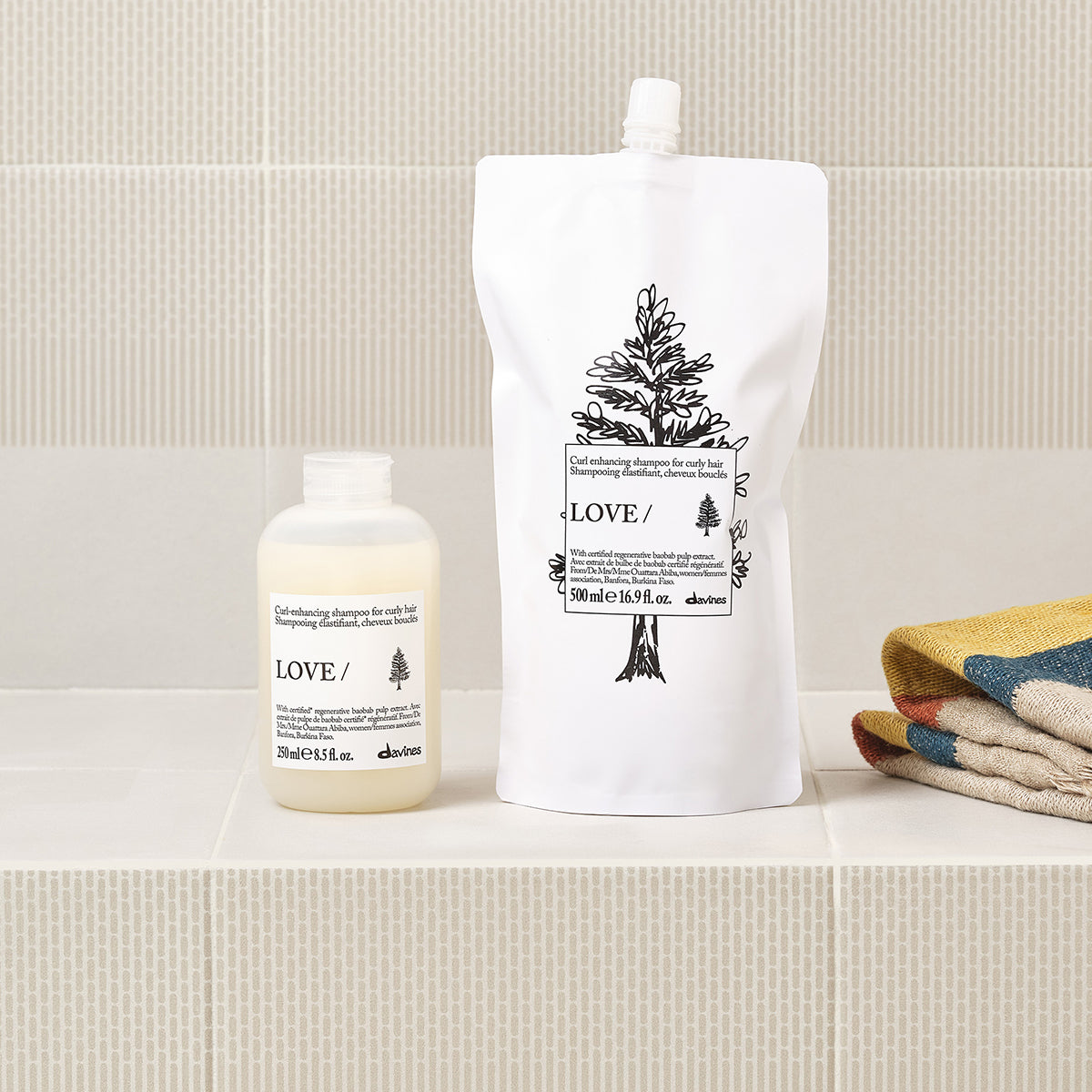 
Davines LOVE CURL Shampoo - Curl-enhancing shampoo for curly hair