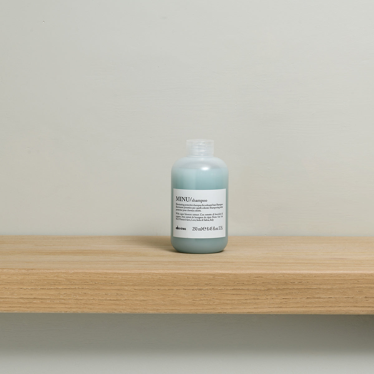 Translation missing: en.products.general.vendor: ESSENTIAL HAIRCARE MINU Shampoo  Illuminating and protective shampoo for colored hair -100x.jpg?v=1760543182
