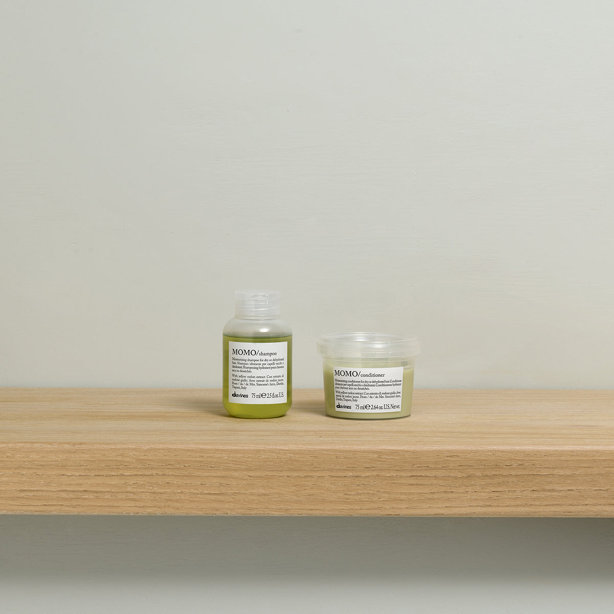 Translation missing: en.products.general.vendor: ESSENTIAL HAIRCARE MOMO Conditioner  Moisturizing conditioner for dry or dehydrated hair -100x.jpg?v=1760543181
