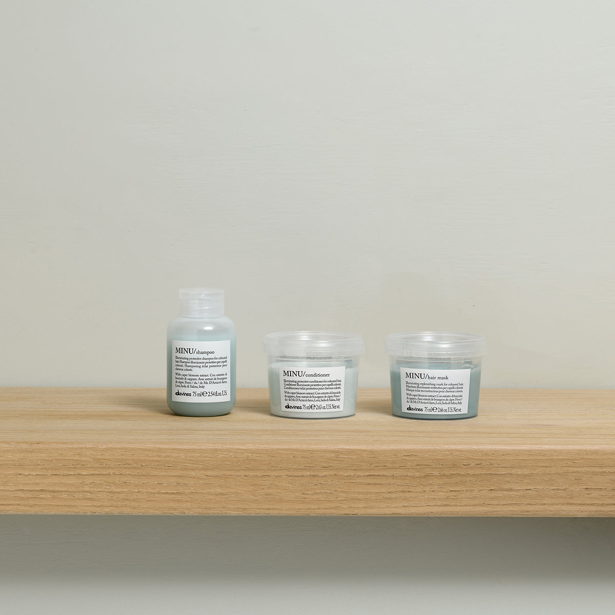 Translation missing: en.products.general.vendor: ESSENTIAL HAIRCARE MINU Conditioner <p>Illuminating and protective conditioner for colored hair</p>
-100x.jpg?v=1760543182
