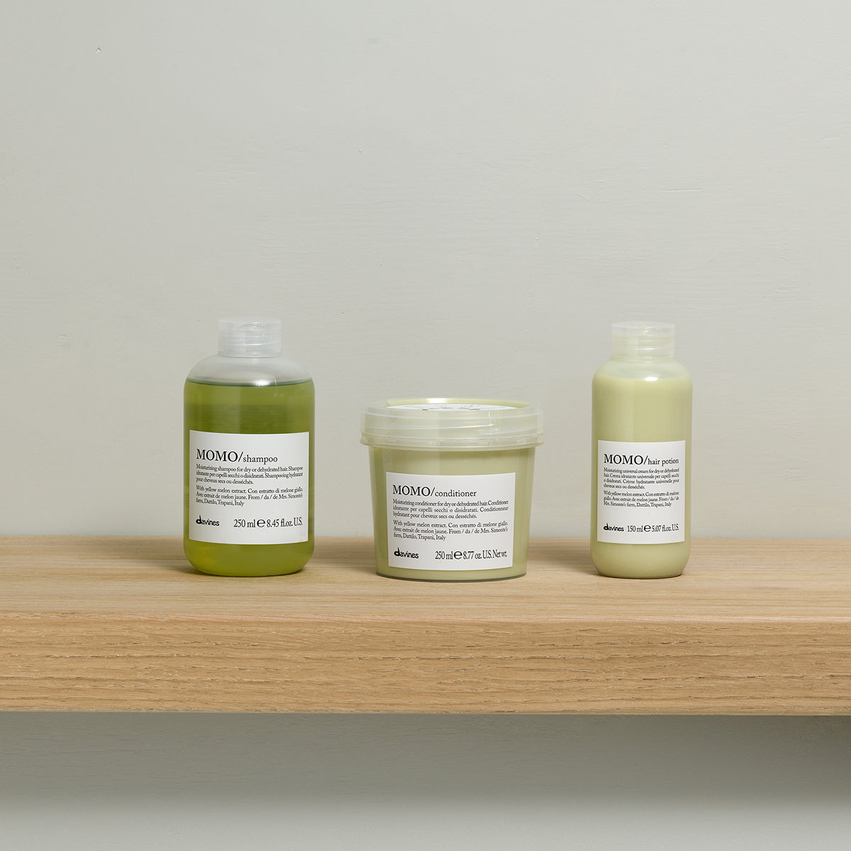 Translation missing: en.products.general.vendor: ESSENTIAL HAIRCARE MOMO Conditioner  Moisturizing conditioner for dry or dehydrated hair -100x.jpg?v=1760543181
