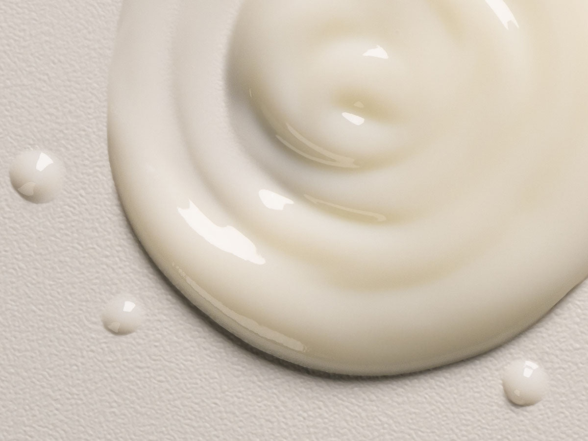 Translation missing: en.products.general.vendor: OI OI All In One Milk  Leave-in hydrating treatment controls frizz, protects from heat, and adds shine and softness -2d259860-57d6-4cf0-ac3f-f95d433d57ef
